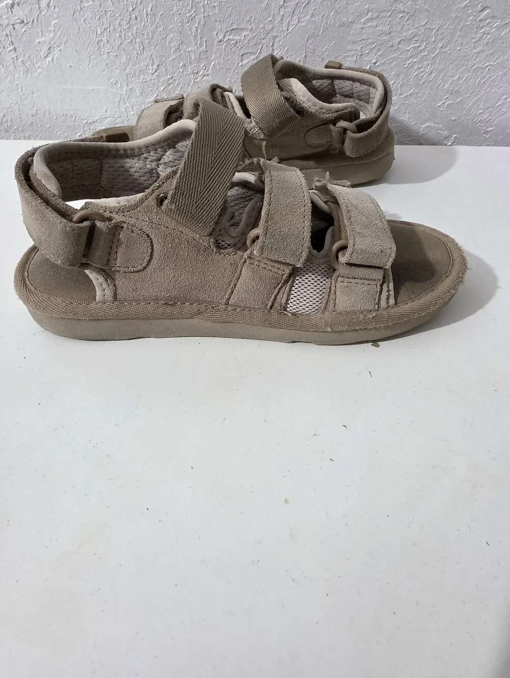 UGG Girls Goldencoast Multi Strap Suede Slingback Sandals Size 13